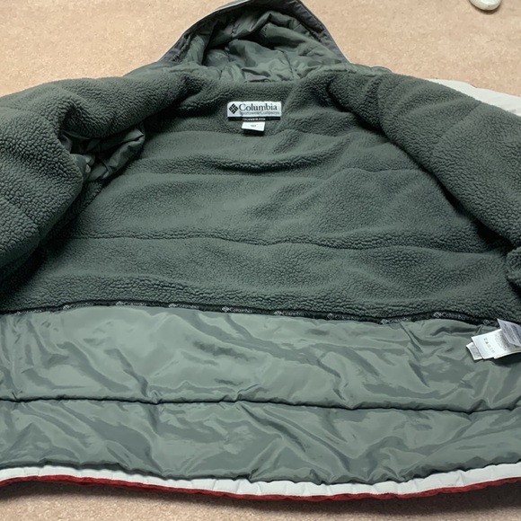 🌷2/$40🌷 Men’s Columbia Puffer XXL - Picture 5 of 9